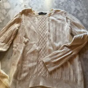 Fin tröja från STOCKH LM använd fåtal gånger och är i fint skick och har inga defekter.😊