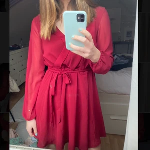 ❣️ Röd klänning ❣️ - En superfin klänning från NLY trend❤️  köparen står för frakten 