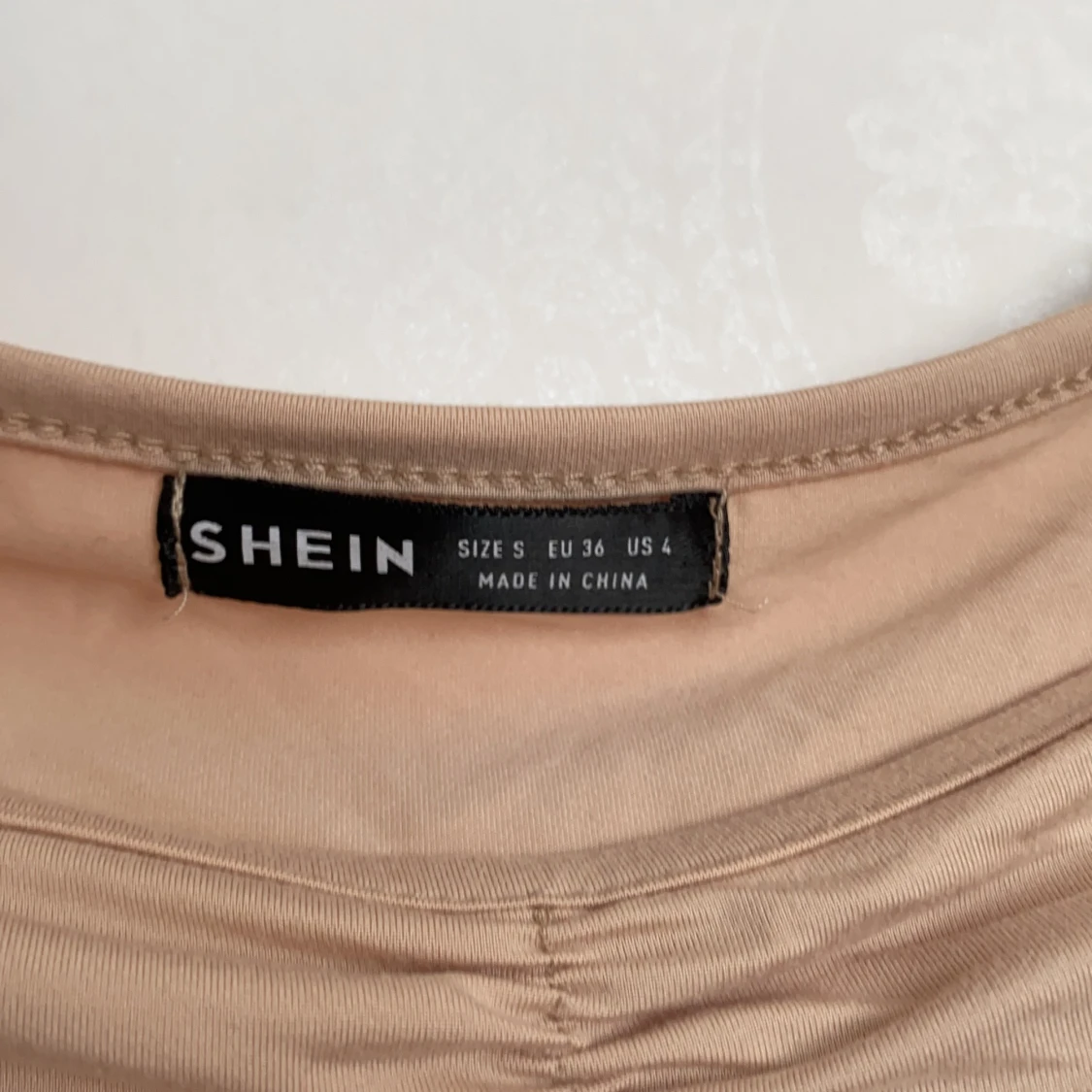 Beige färgad tröja - 90