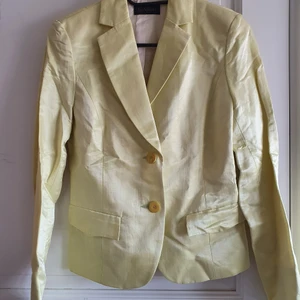 Vintage neongul kavaj 34 - Vintage neongul kavaj storlek 34 från märket Ivo Nikkolo 90-tals vibe, satin finnish 