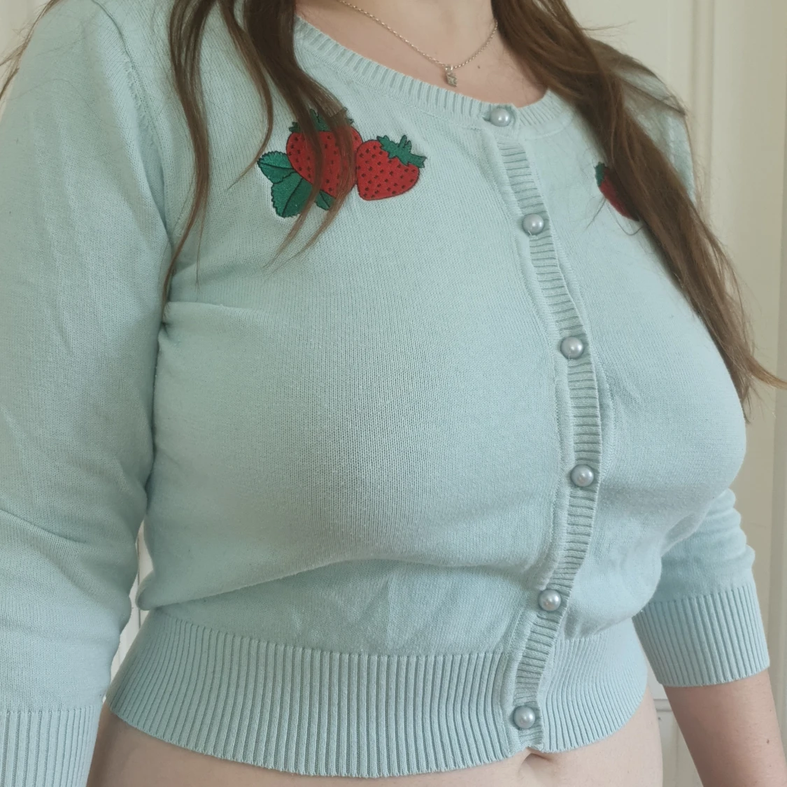 Kort Turkos Cardigan med jorgubbstryck storlek XL (liten)