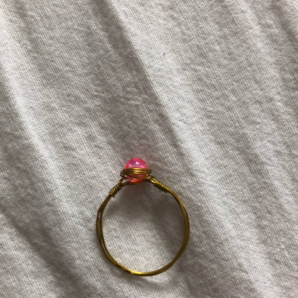 Handgjord ring med glaspärla. - 90