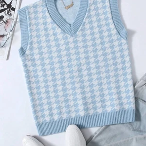 Shein plagg - En trendig tröja från shein, säljer den pga att jag inte haft någon användning för den, den är som sagt aldrig använd! Säljer direkt för 139kr!