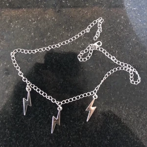 Halsband  - Super coolt halsband! 80kr (frakten är inkluderad i priset) hör av er vid intresse eller funderingar!🥰💓✨