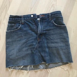 Levis jeanskjol - Retro jeanskjol, köpt second hand Levis. Bra skick!