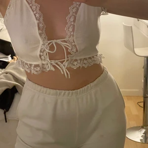 Supersöt topp  - Helt oanvänd, storlek 38