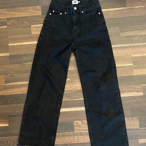 svarta wide jeans - Jeans från lager157❤️Storlek 32/34. Andvänds aldrig och säljer för 200kr + frakt