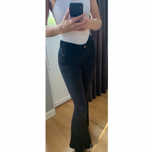 Bootcut jeans  - Bootcut jeans från bubbleroom, märket är 77th Flea. Storlek 36 (är mer som 34) lite för korta för mig som är 170. Nästan aldrig använda 