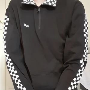 Vans sweatshirt halfzip - Knappt använd, bra att ha om man ägnar mycket tid utomhus