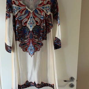 Sommarklänning  - Fin klänning ifrån bubbleroom, stl M