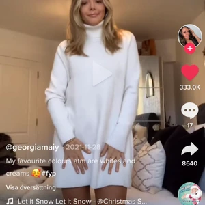 Vit stickad klänning - Vit stickad klänning från Zara i storlek S💞