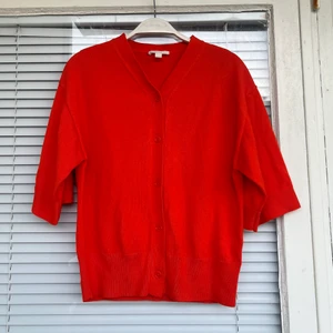 Topp stickad COS - Supersnygg orange topp från COS. Strl: S. 