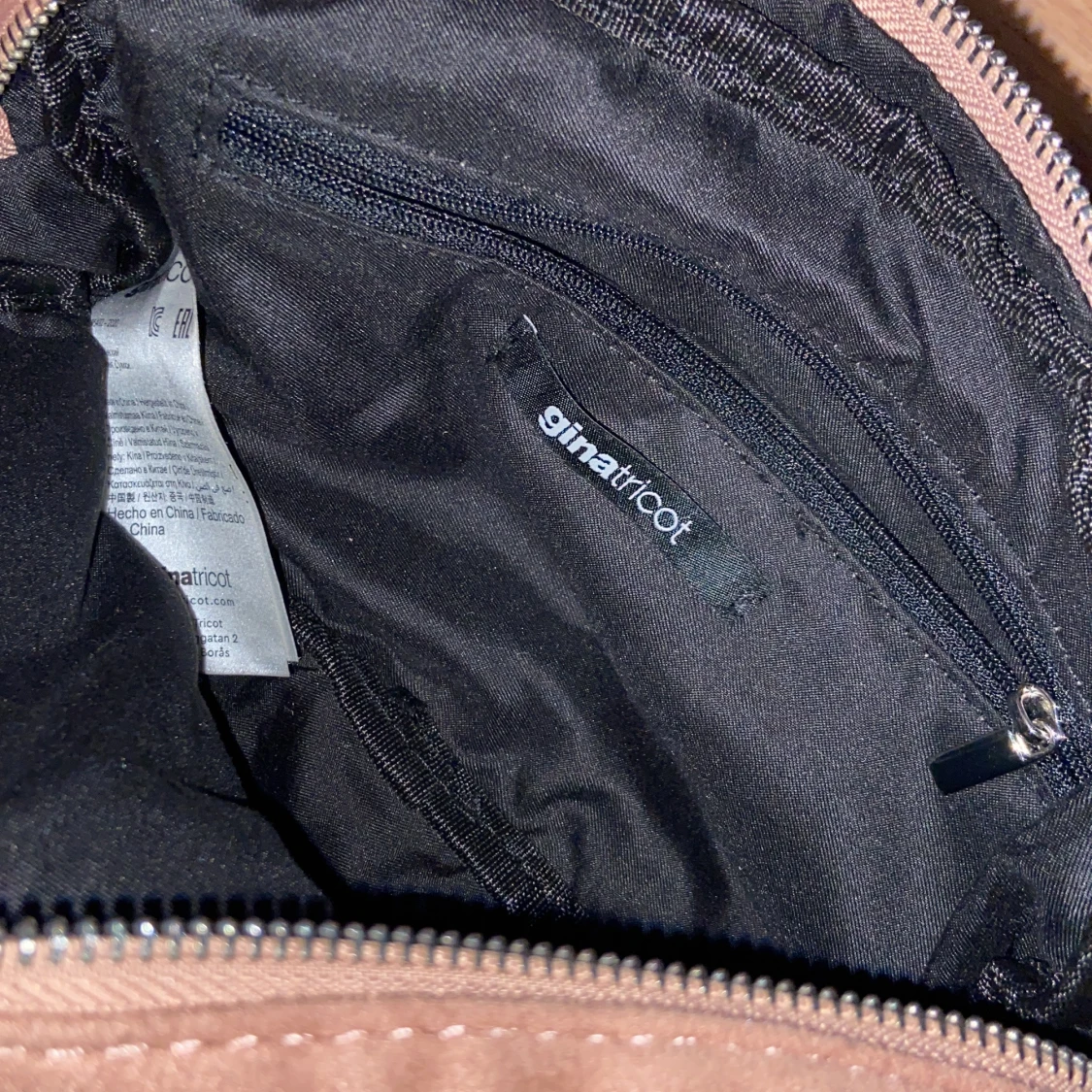 Axelväska från Gina  - 90