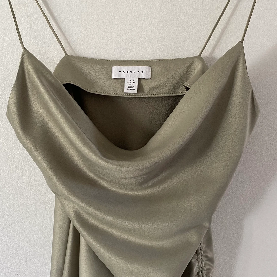 LJUSGRÖN silkesklänning