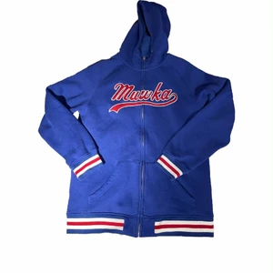 Hoodie - Mäktig hoodie från Mishka jag knappt använt, riktigt 90s flava på denhär, men kan också vara starklar om så önskas. 