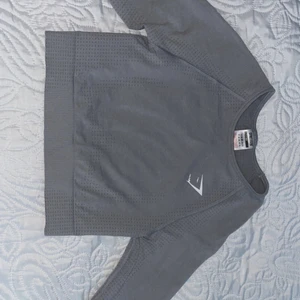 Säljer nu min snygga träningstopp!💓 - Säljer nu min snygga träningstopp ifrån gymshark. Ej kommit till användning. Den är i bra skick. Passar XS💓💓!  (Frakt diskuteras vid intresse)