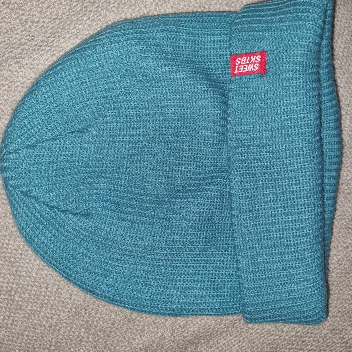 Sweet Sktbs knitted hat blue