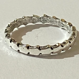 Ring - Silverring i form av stjärnor.