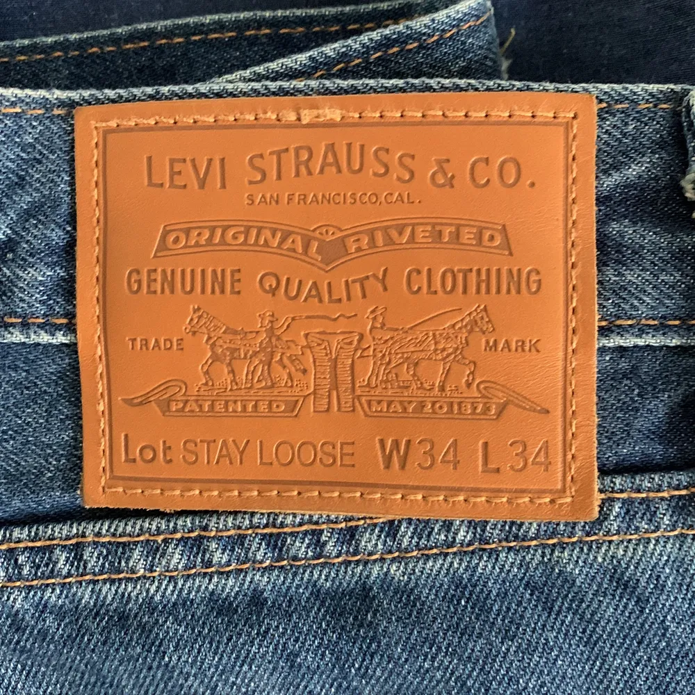 Levis premium jeans 34/34 inget som är slitet eller trasigt kan gå ner i pris vid snabb affär . Jeans & Byxor.
