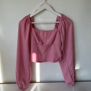Blus  - Snygg och fin till våren!! Aldrig använd 💞