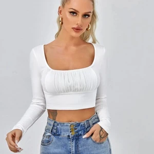 M, 60kr  - Aldrig använd, söt gullig topp, Stretchig, storlek M, 60kr ✨köparen står för frakten✨