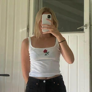 Brandy Melville linne - Brandy Melville linne med ros 