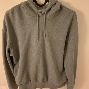 Grå hoodie - Grå hoodie. Storlek Xs.