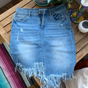 jeanskjol - kjol från new yorker. Checka min profil för fler snygga kjolar!