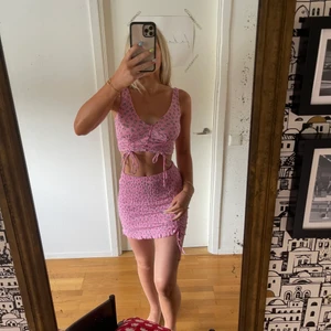 Set  - Drömlikt set från Bershka. I storlek S. Vill helst sälja hela setet och inte någon del separat. Helt nytt med prislappar kvar.  Köparen står för frakten! Hör av er om ni har några frågor eller funderingar, kram🖤