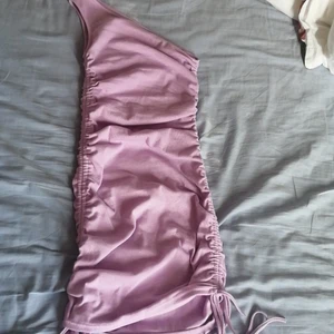 Oanvänd klänning - Säljer pga för stor 