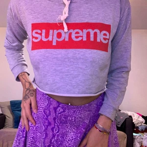 Kort tröja  - Fin kort tröja som aldrig användes