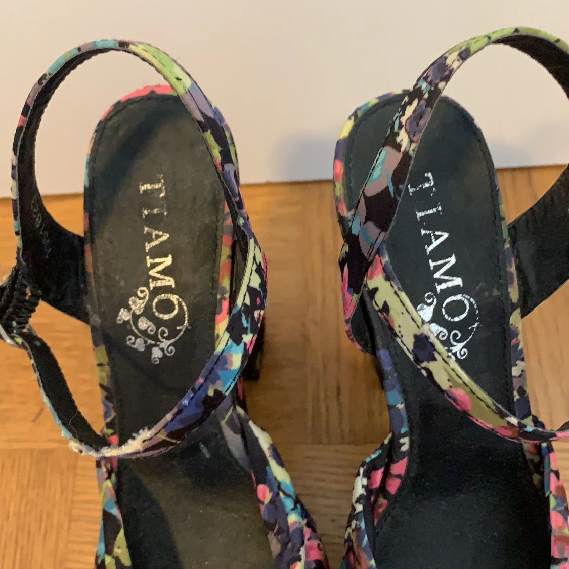 Klackar från Tiamo strl 37❤️ - 90