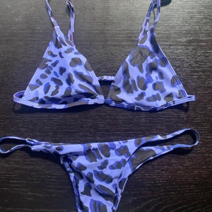 Blå bikini  - En super söt bikini som tyvärr är för liten för mig, aldrig använd och har endast testat överdelen en gång💕💕 Tror den passar de som har B/C kupa