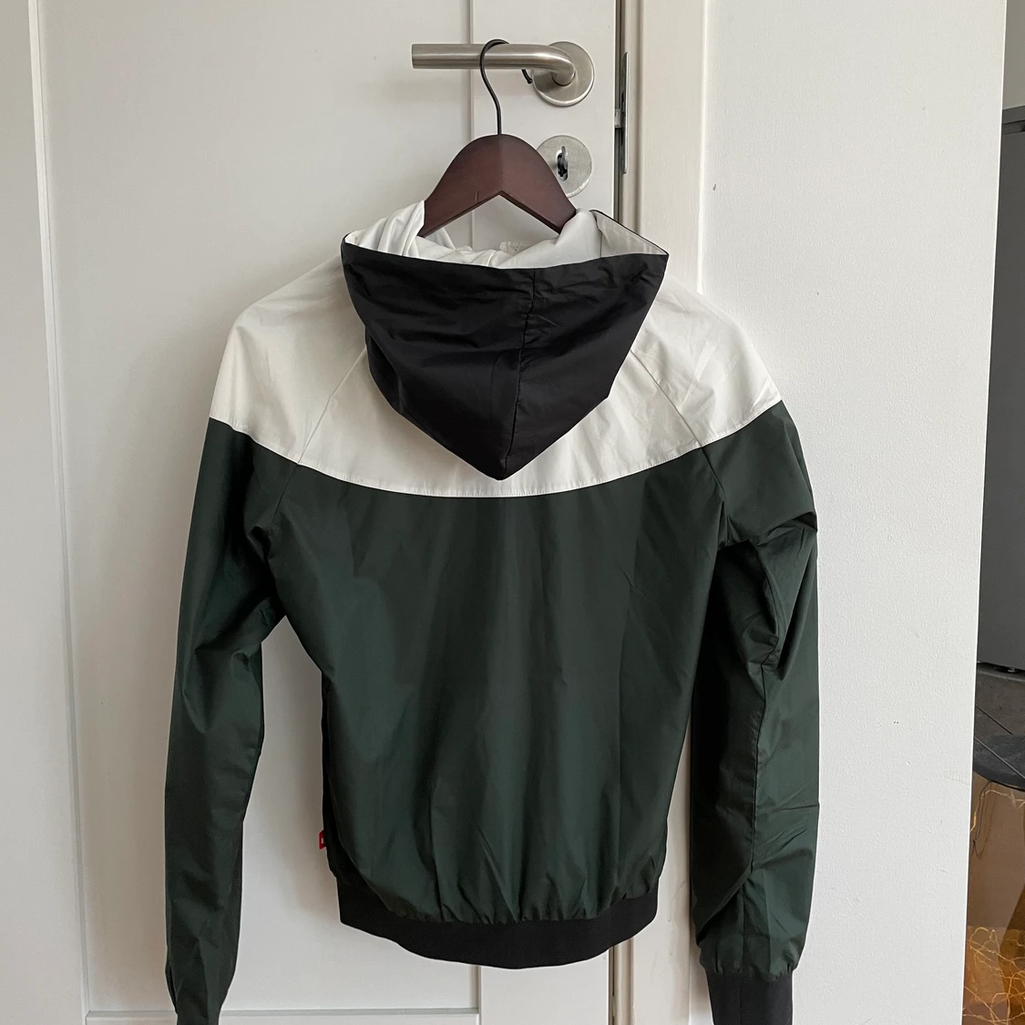 Nike tunn jacka - 90