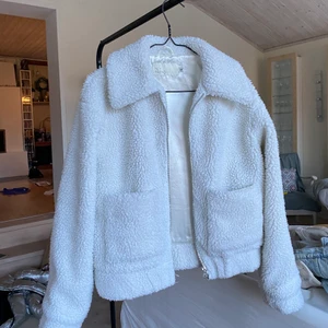 Teddy jacka - Jätte snygg teddy jacka ifrån Nelly! Bra skick! 