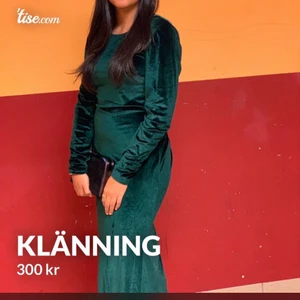Klänning  - Fin klänning med slits på ena benet använd 1 gång stolek M 