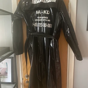 Nakd / the Classy issue trench - Knappt använd storlek 36/s