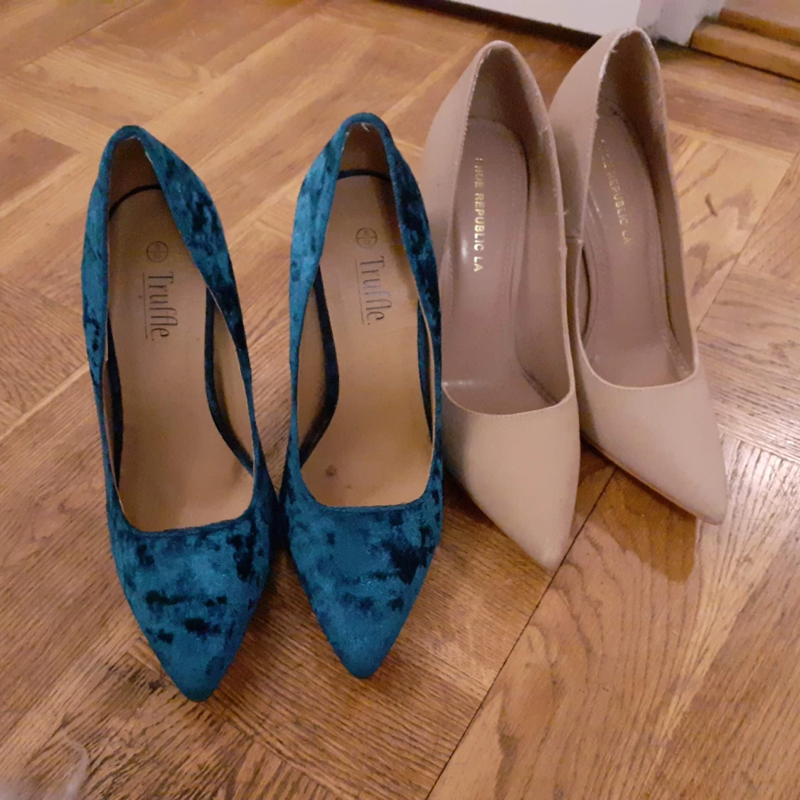 Pumps blue velvet and cream,size 38