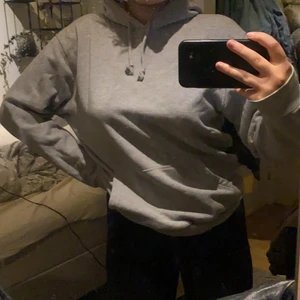 Hoodie  - Oanvänd hoodie från h&m. Storlek xs❤️