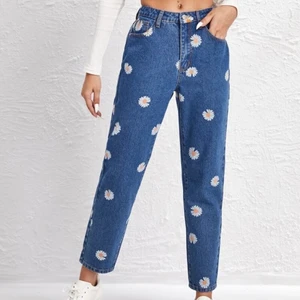 Jeans - Säljer dessa helt oanvända jeans i stl M🌼🌼 Säljs för 150kr +frakt✨😘