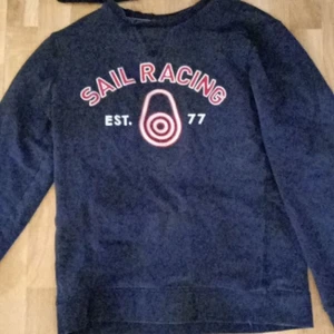 Sail racing tröja  - En sail racing tröja utan luva (crewneck). Storlek M.