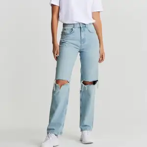 [lånad bild] Säljer dessa typ oanvända jeans då dem inte riktigt passar. Jätte fina och i väldigt bra bild. Skriv för fler bilder.   ❗️Leveranssettet nedan stämmer ej❗️ ❗️tryck inte på köp nu❗️