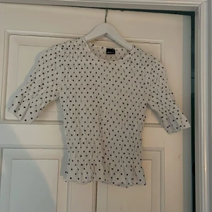 Tröja - Prickig tröja från ginatricot💕