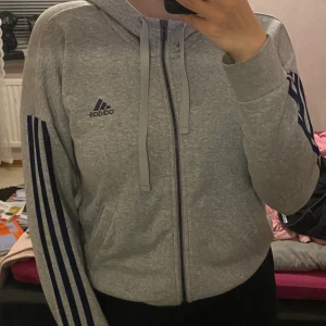 Kofta  - Adidas 