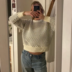 Stickad tröja, strl xs - Superfin och gosig tröja från H&M. Knappt använd, som ny!✨🥰