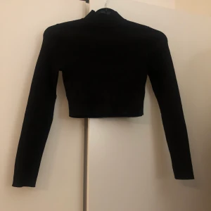 Ribbad magtröja - Tröja från H&M, aldrig använd. Frakten ingår 🤍