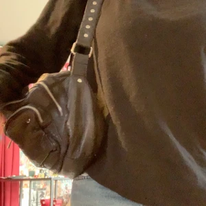 Nunoo bag - Säljer min absoluta favorit väska från Nunoo!! Perfekt till allting och rymmer allt😋 hör av er för fler bilder!💘 I nyskick!! (Pris utanfrakt)