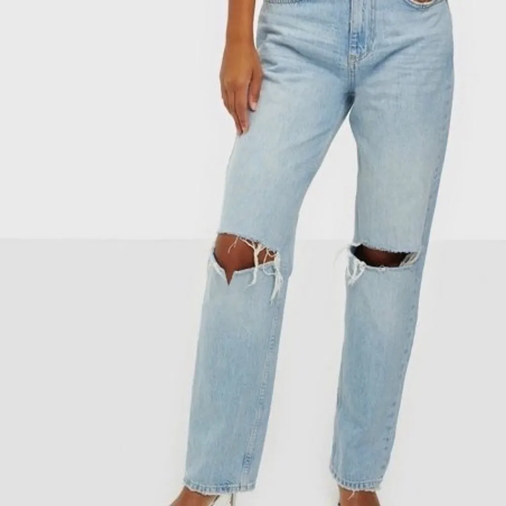 Ginatricots 90s high waist jeans i storlek 36. Kan mötas upp i stockholm annars står köparen för frakten. Jeans & Byxor.
