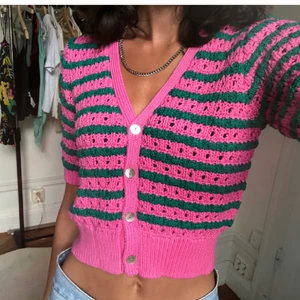 Stickad topp - LÅNADE BILDER!! Aldrig använd! Så fkn perfekt till hösten då den e lite varmare ☺️ Frakt tillkommer