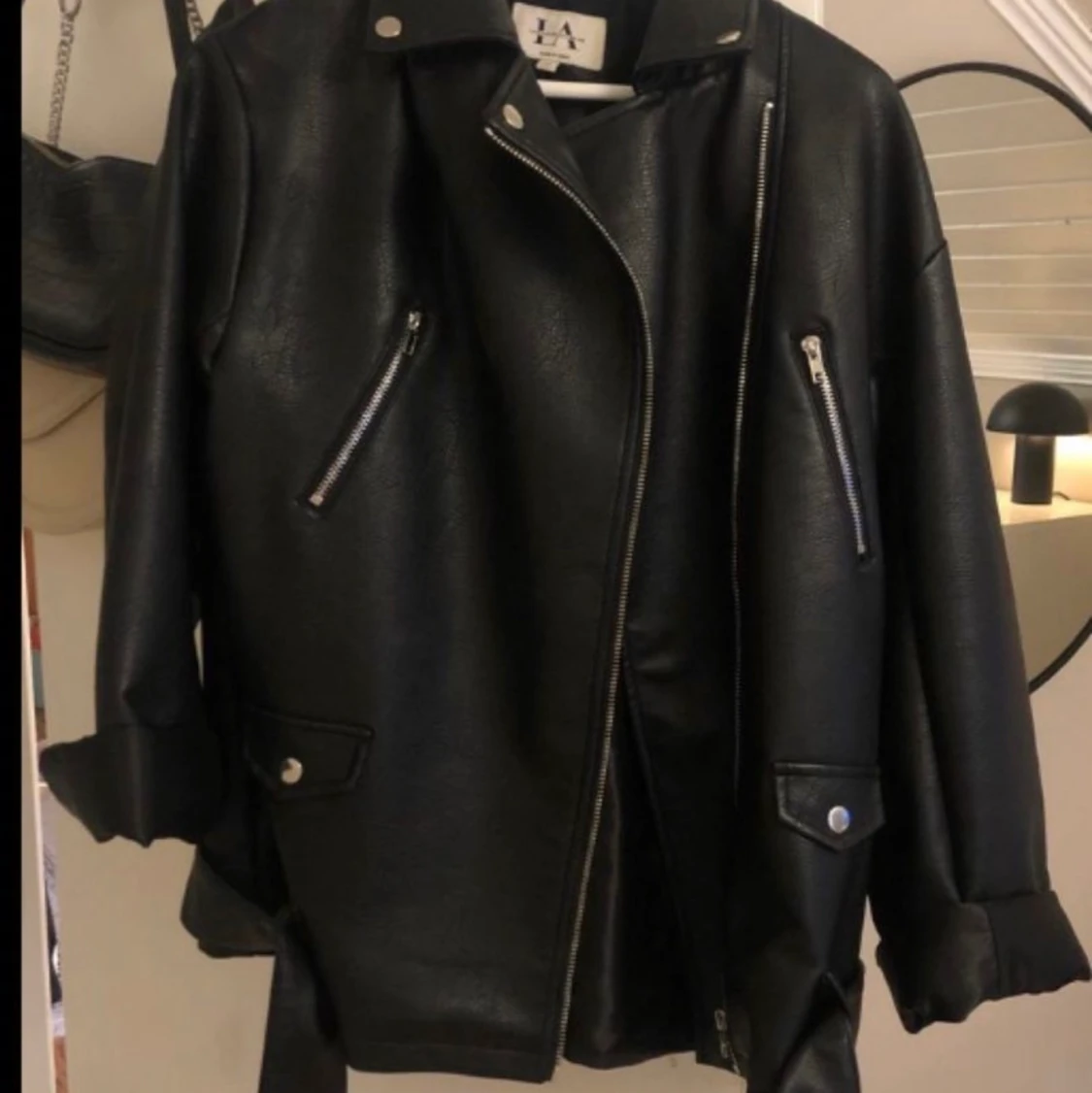 Skinnjacka från Linn Ahlborgs kollektion - 91